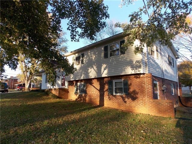 617 Ivy Street - Photo 1