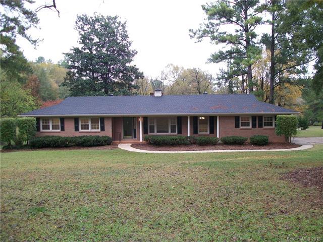 2001 Lakeview Drive - Photo 1