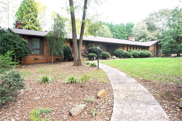 608 6th Street Place - Photo 1