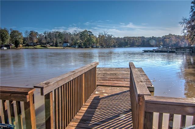 148 Lakeview Drive - Photo 1