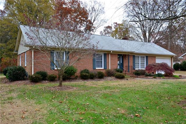 403 White Oaks Drive - Photo 1