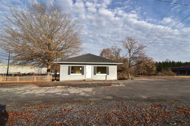 810 Conover Boulevard - Photo 1