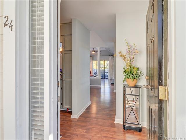 2719 Selwyn Avenue - Photo 1