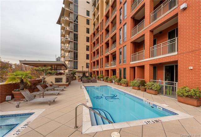 701 Royal Court - Photo 1