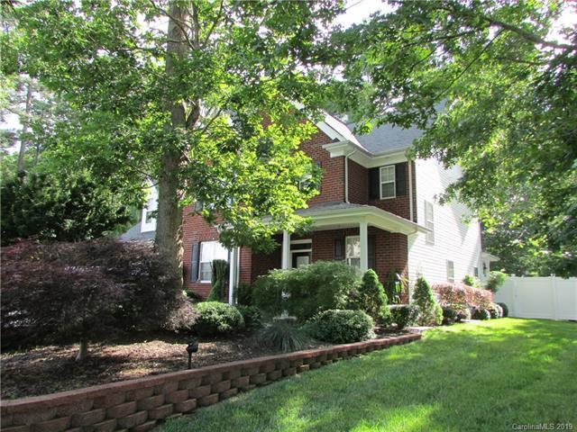 104 Vanderbilt Circle - Photo 1