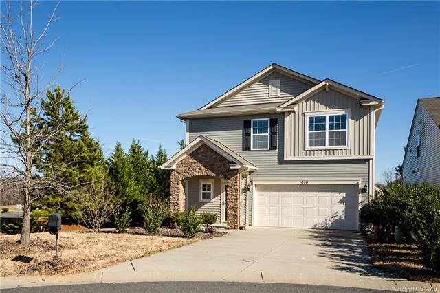 1010 Churchill Glen Circle - Photo 1
