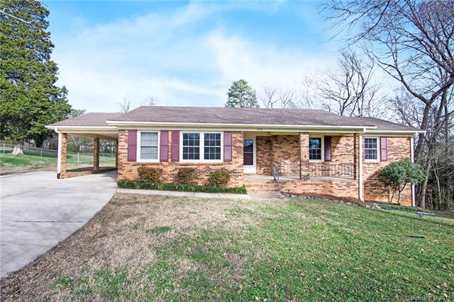 320 Woodstream Drive - Photo 1