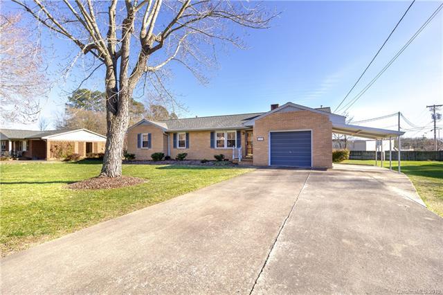 1009 Sherwood Lane - Photo 1