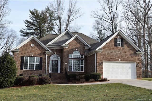 154 Ravencrest Drive - Photo 1