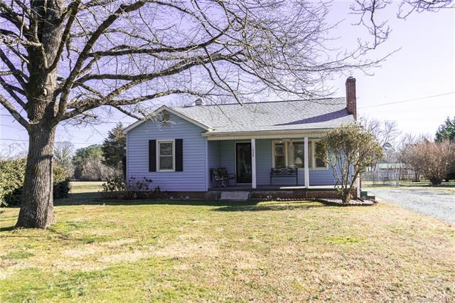 1008 Railroad Avenue - Photo 1