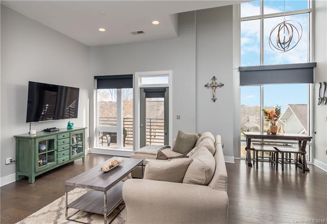 2200 Lyndhurst Avenue - Photo 1