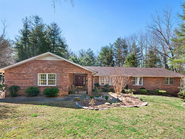 128 Woodhaven Drive - Photo 1