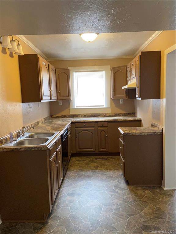 727 Oak Street - Photo 1