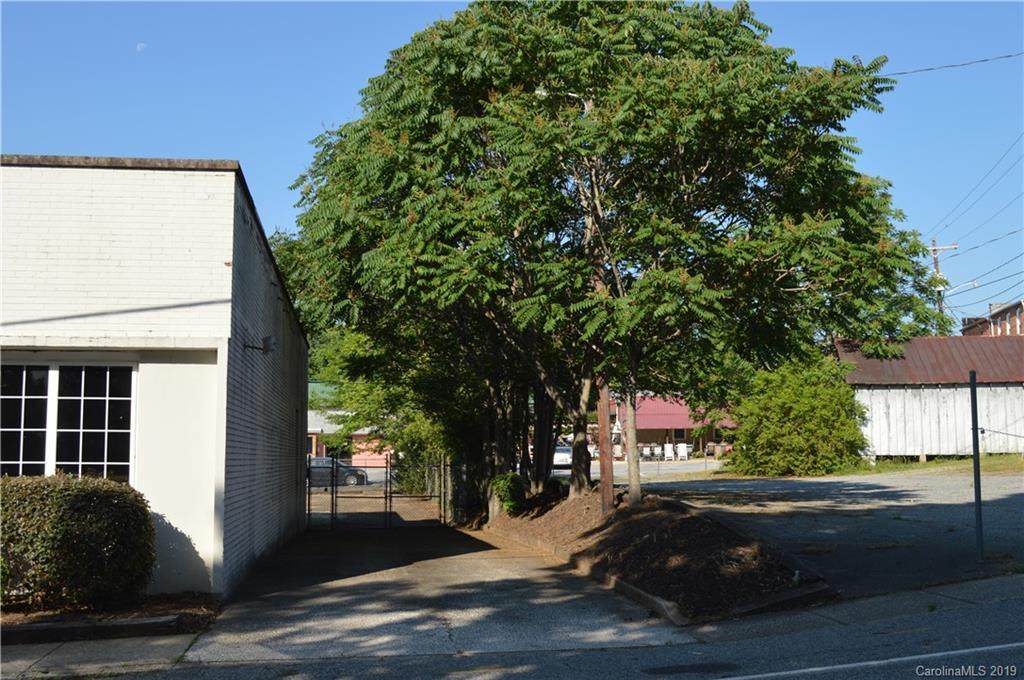 110 Shamrock Avenue - Photo 1