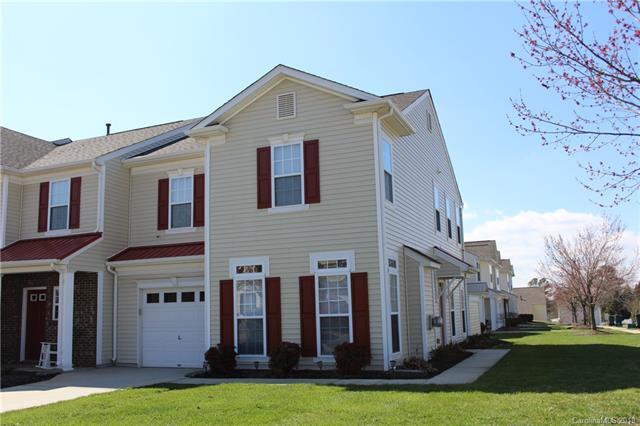 2473 Redmayne Lane - Photo 1