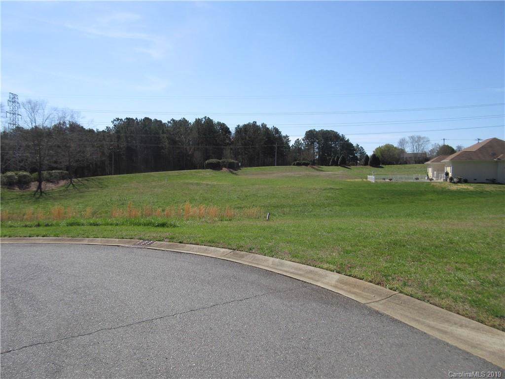 608 Muirfield Drive - Photo 1