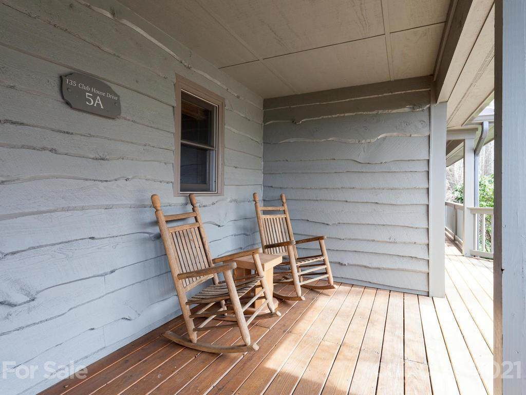 135 Clubhouse Drive - Photo 1