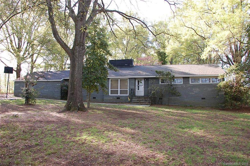 2611 Main Street - Photo 1