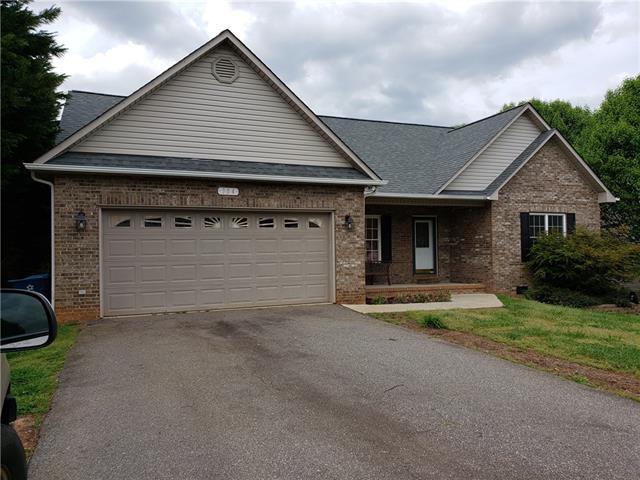 304 Pine Meadows Circle - Photo 1