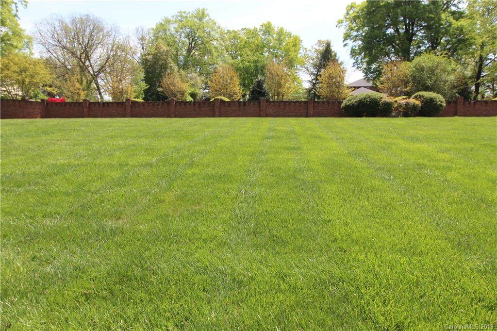8 Brookgreen Place - Photo 1