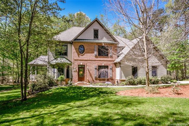 211 Grandview Drive - Photo 1