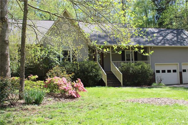 109 Pinewood Drive - Photo 1