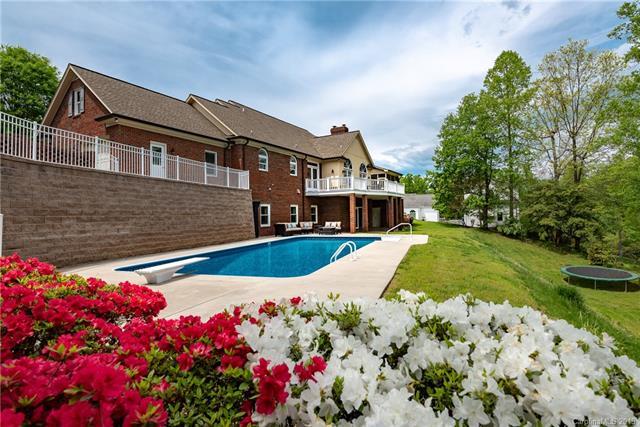 415 Stonecroft Drive - Photo 1