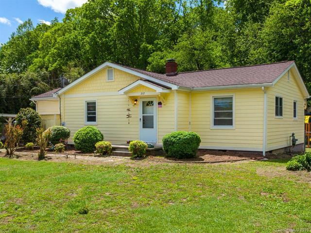 2117 Somerset Drive - Photo 1