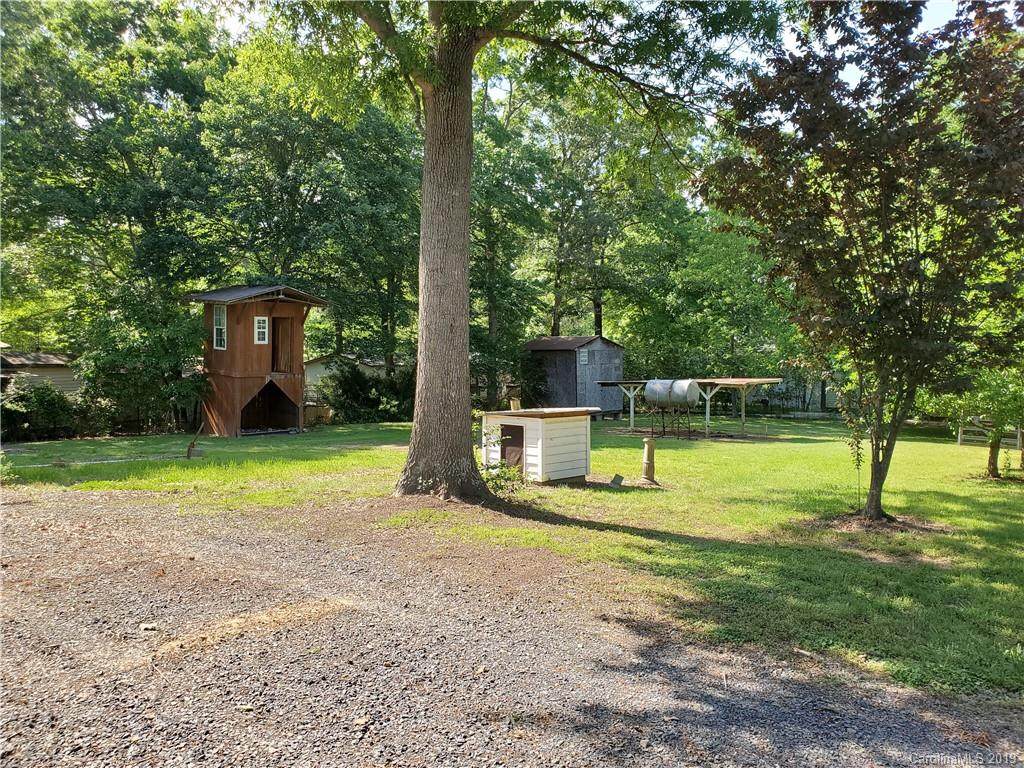 129 Pineridge Road - Photo 1