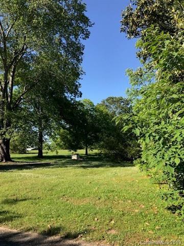 340 Woodlawn Drive - Photo 1
