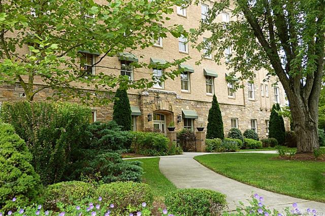 8 Village Lane - Photo 1