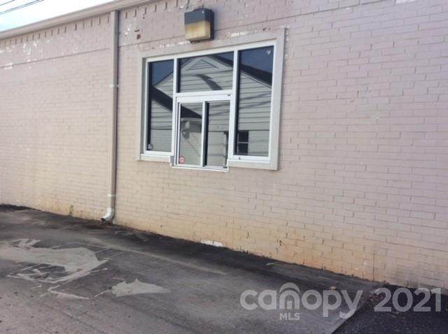 1825 Center Street - Photo 1