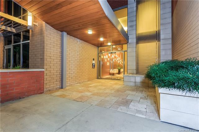 701 Royal Court - Photo 1