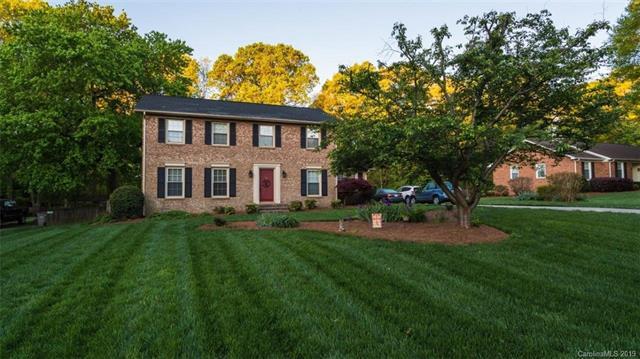 2425 Woodleigh Drive - Photo 1
