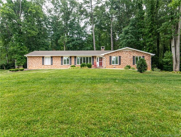 304 Crestview Drive - Photo 1