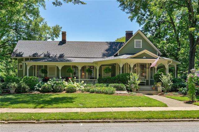 364 6th Street - Photo 1