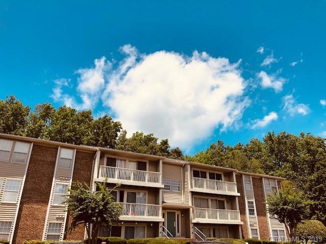 1641 Arlyn Circle - Photo 1