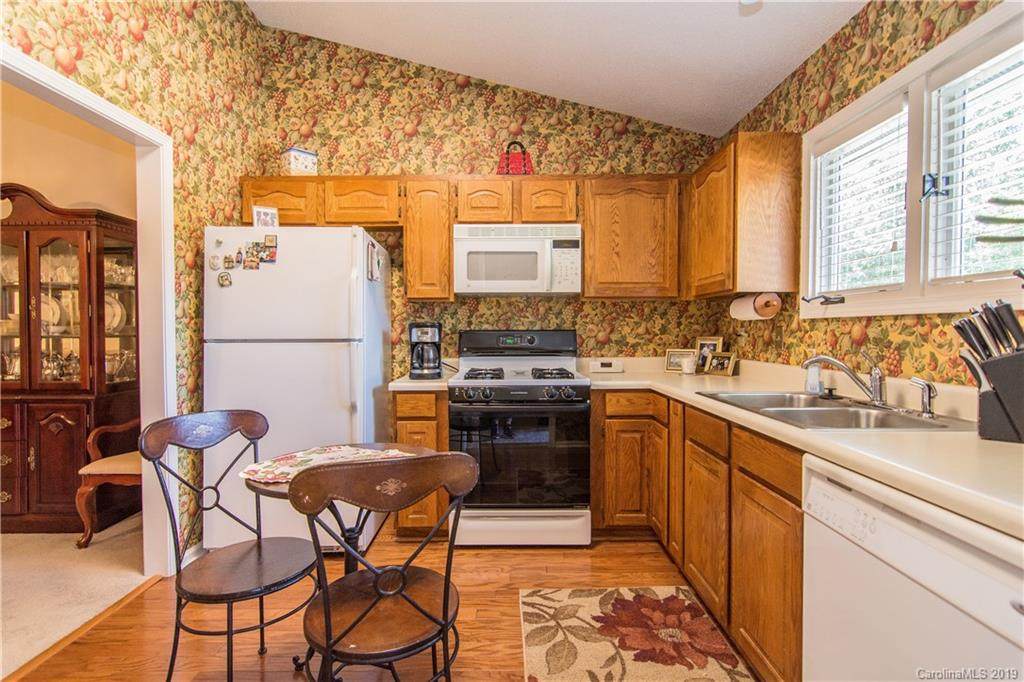 401 Wellington Hills Circle - Photo 1