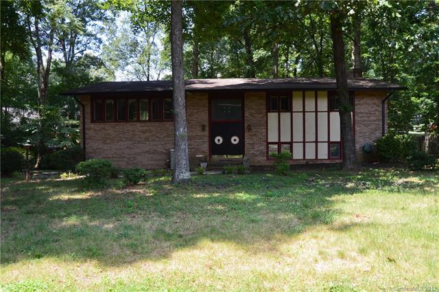 412 Gleneagles Road - Photo 1