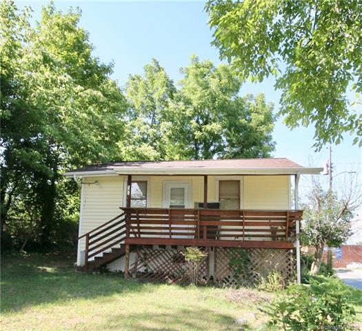 141 Pennsylvania Avenue - Photo 1