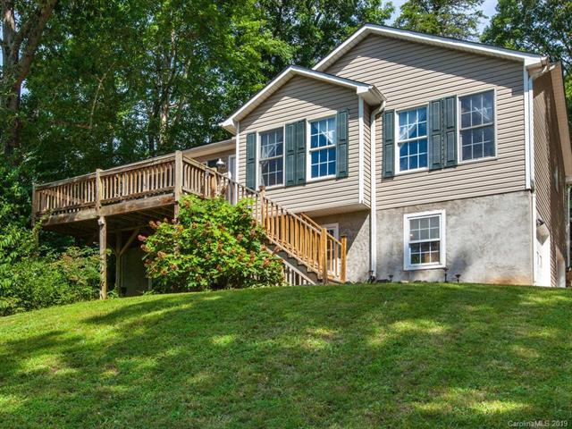 305 Northeast Avenue - Photo 1
