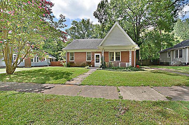640 Park Drive - Photo 1