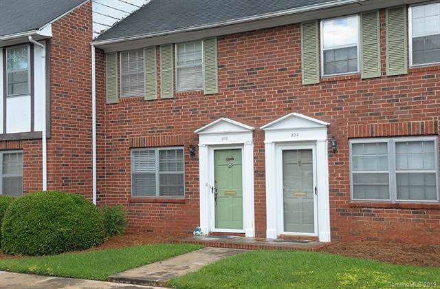 1300 Larchmont Place - Photo 1
