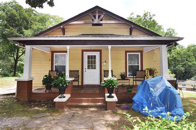 629 7th Street - Photo 1