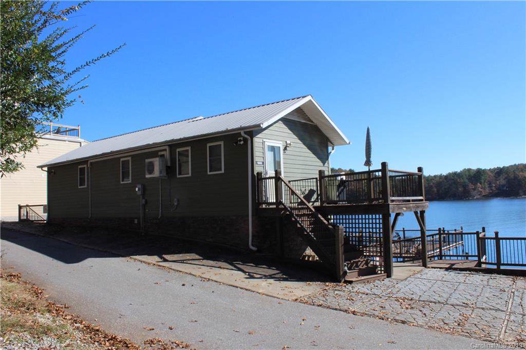 1009 Lake Club Drive - Photo 1