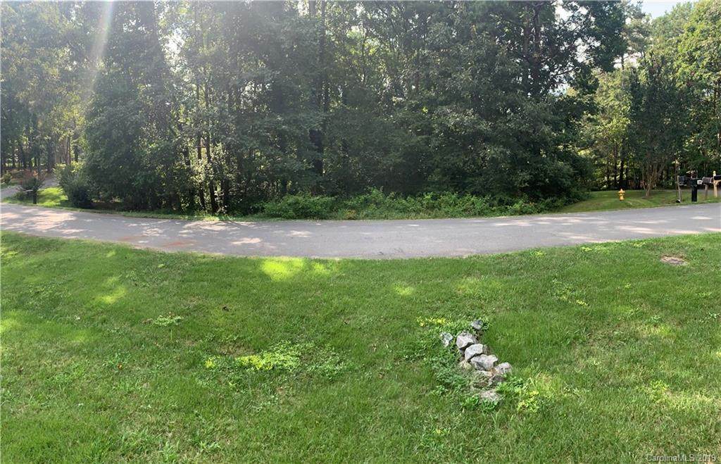 4913 Golfview Court - Photo 1