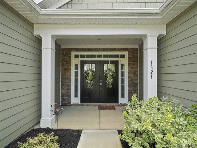 1821 Larkspur Way - Photo 1