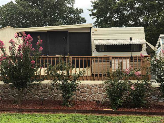 102 Hickory Place - Photo 1