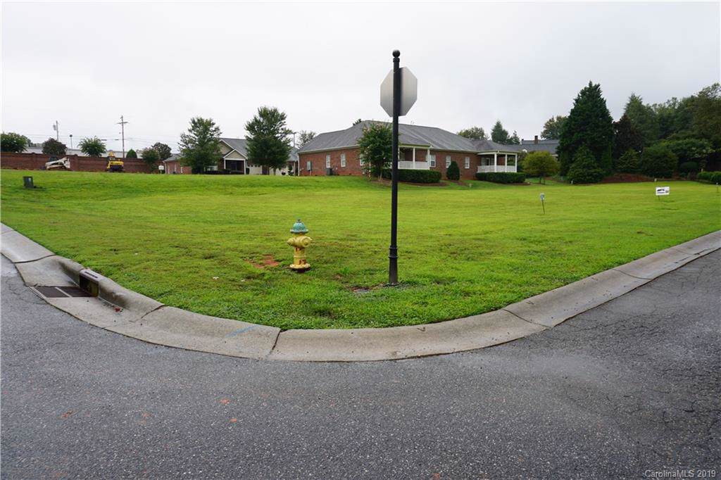1103 Bunch Drive - Photo 1