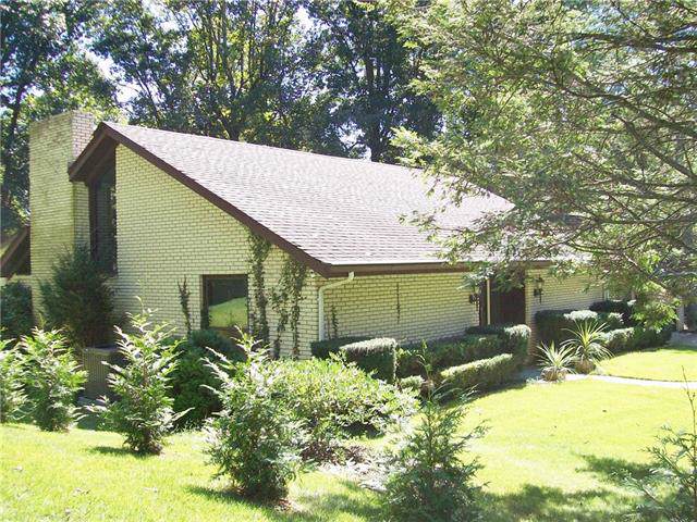 1016 Ridgewood Drive - Photo 1